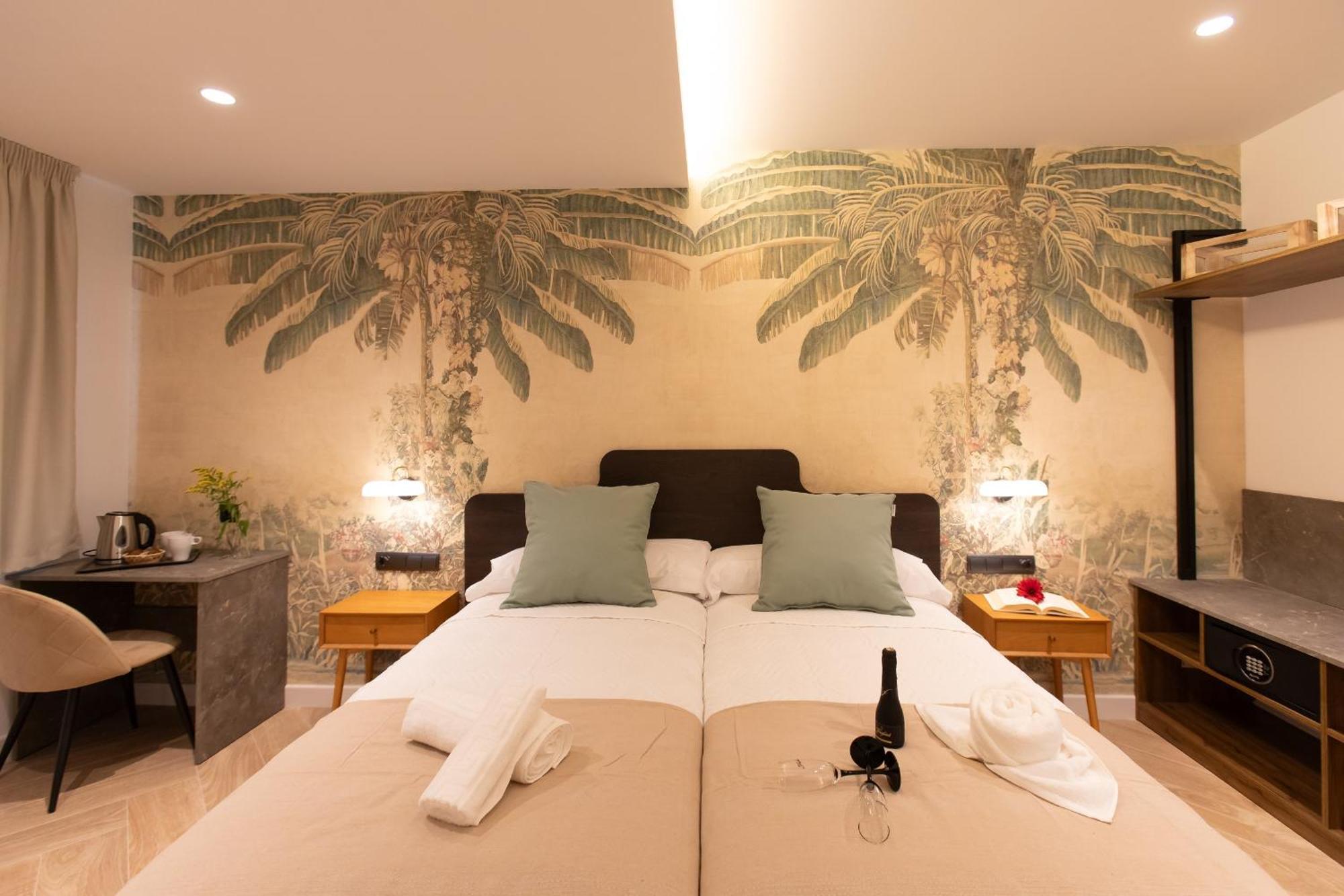 Boutique Rooms Playa Burriana Nerja Kültér fotó