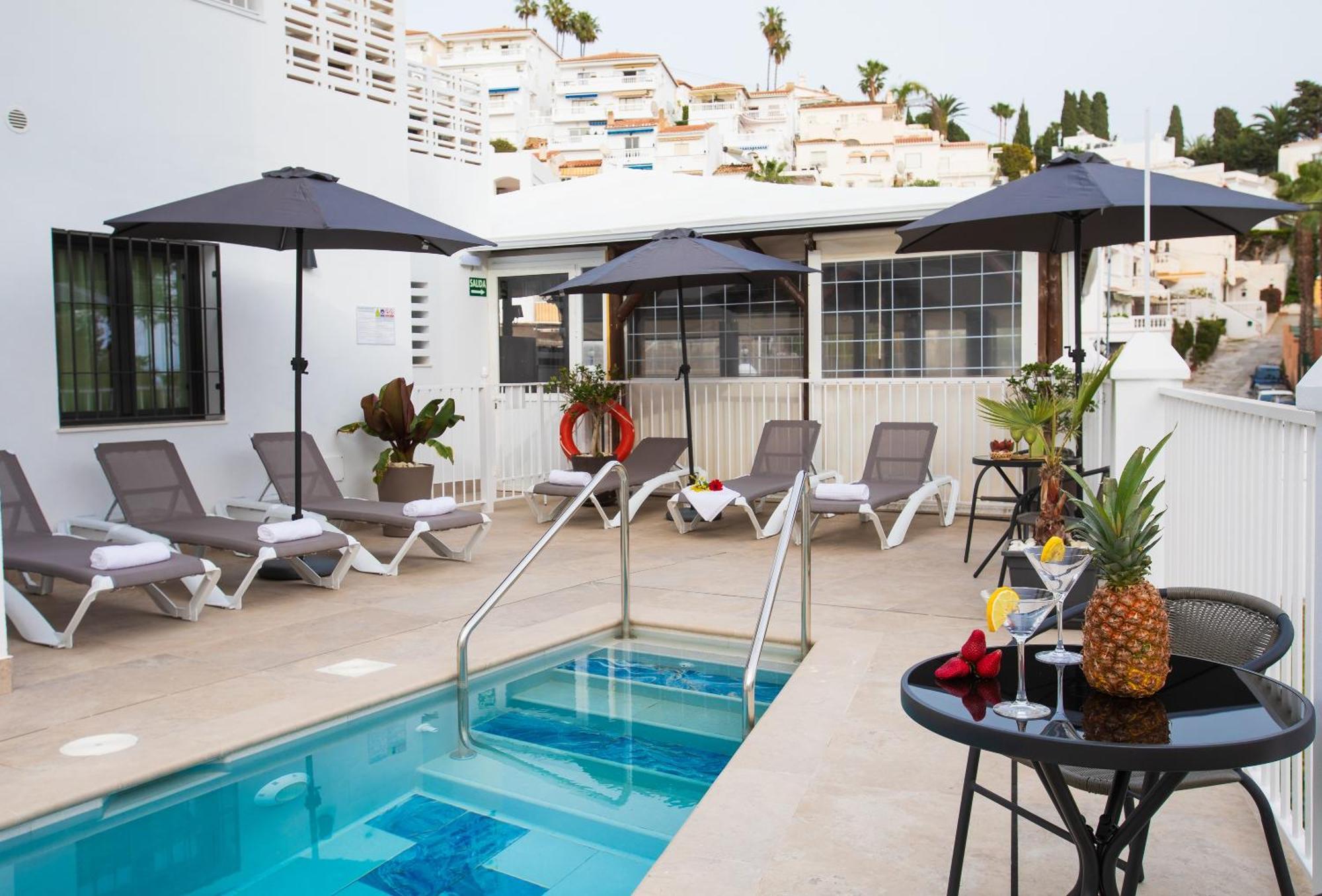 Boutique Rooms Playa Burriana Nerja Kültér fotó