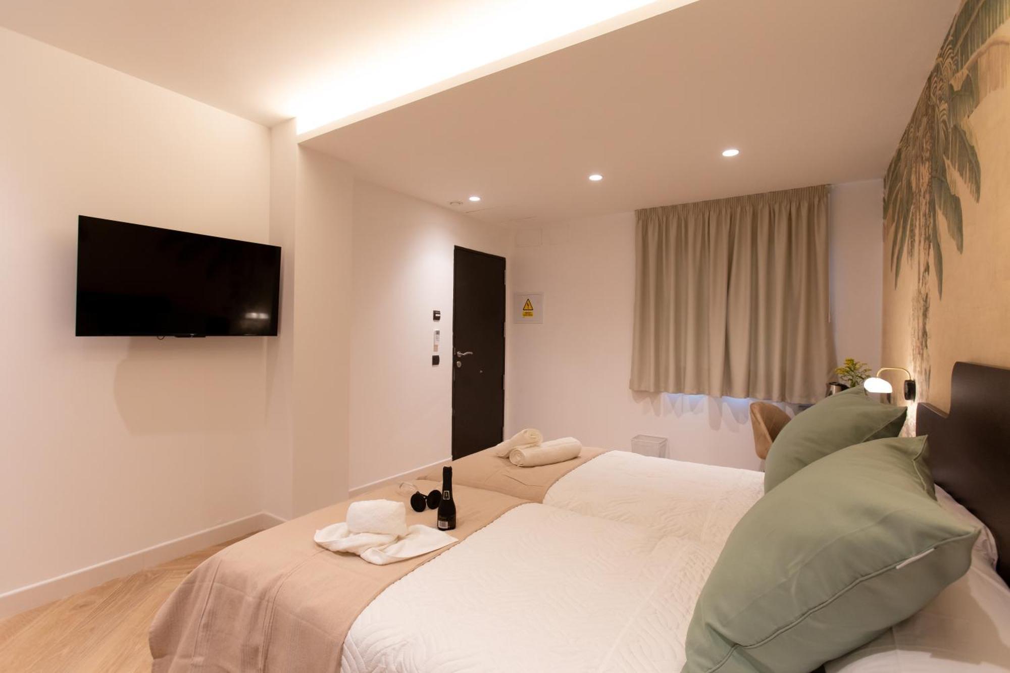Boutique Rooms Playa Burriana Nerja Kültér fotó