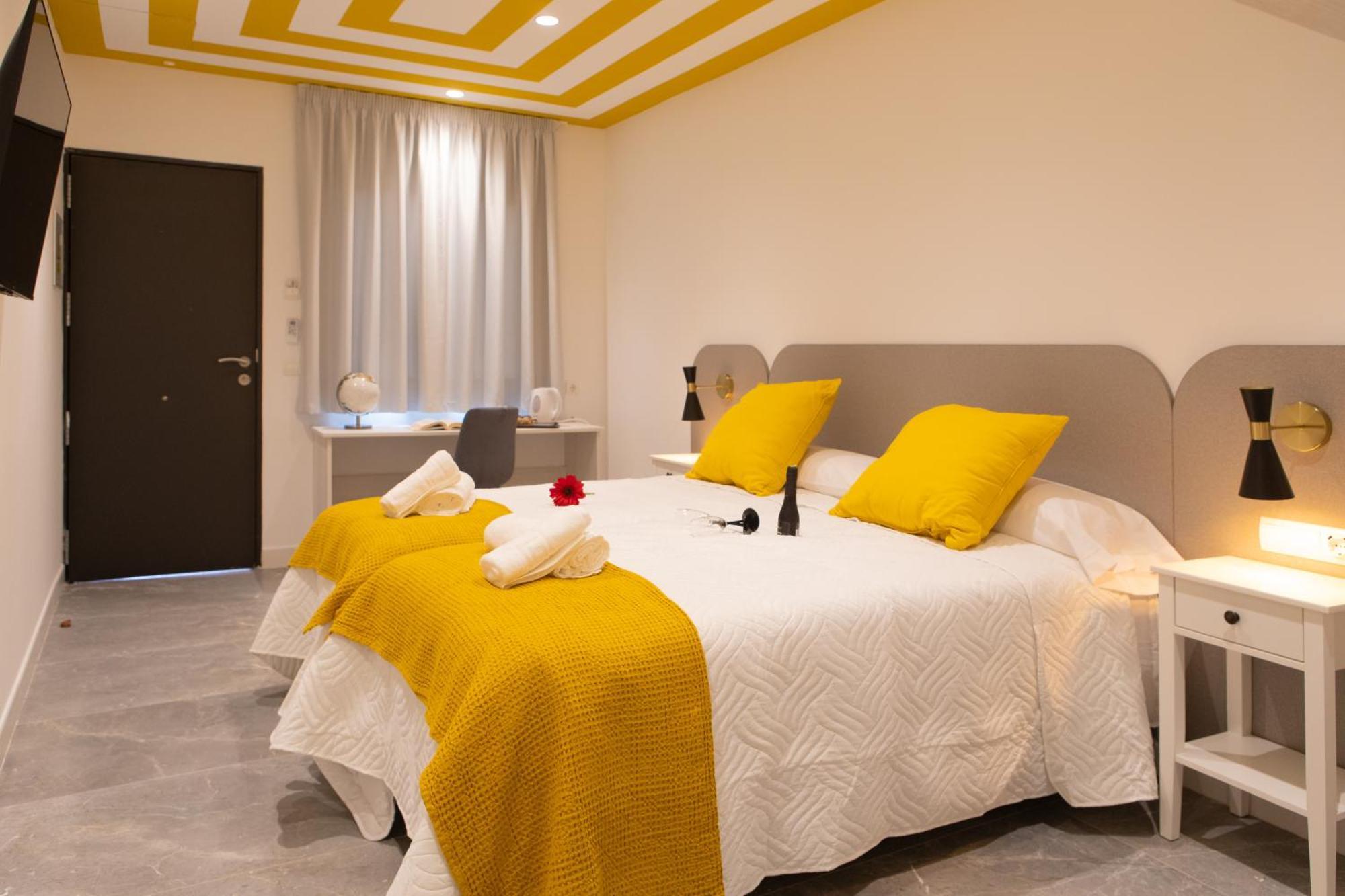 Boutique Rooms Playa Burriana Nerja Kültér fotó
