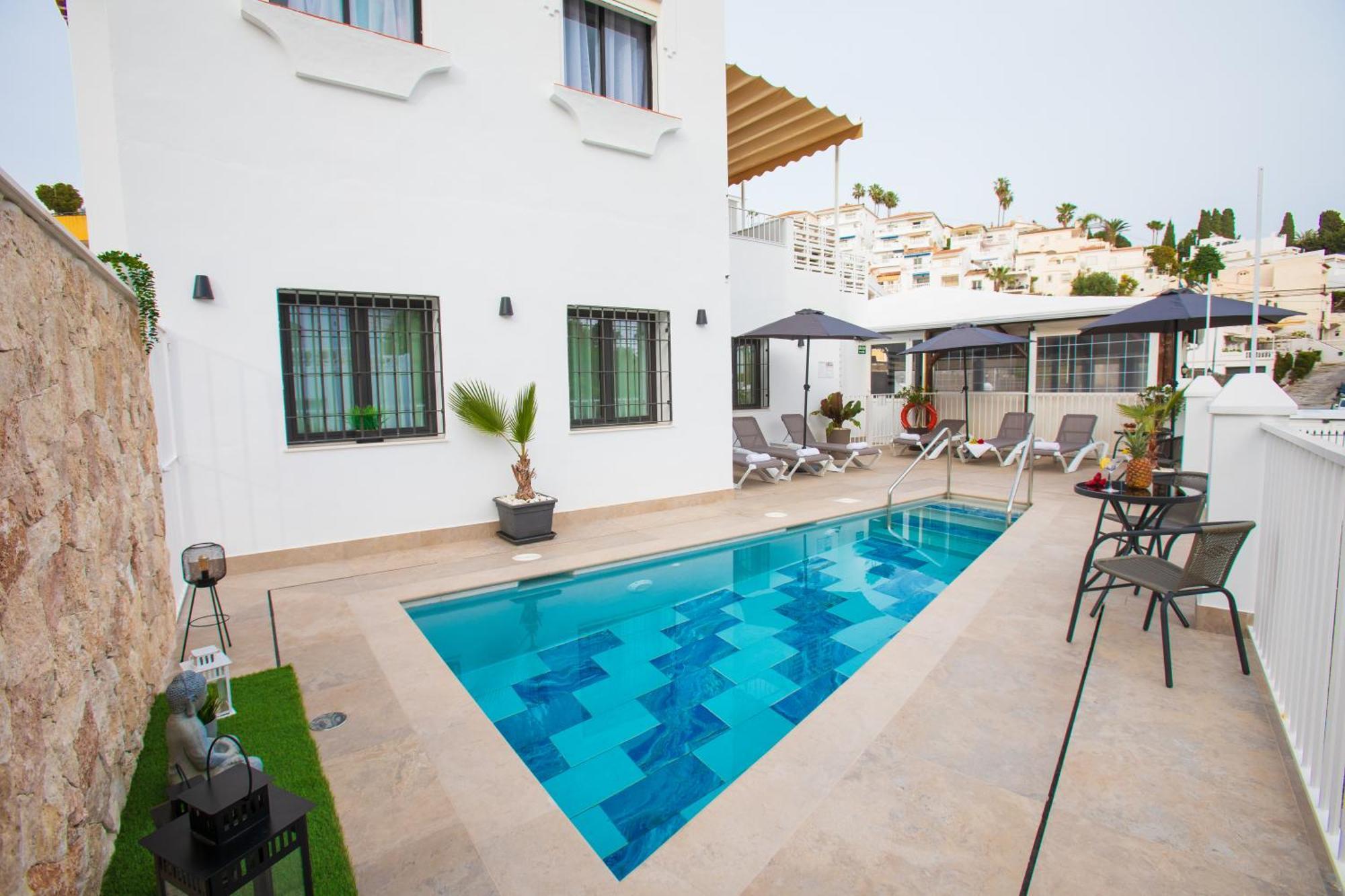Boutique Rooms Playa Burriana Nerja Kültér fotó
