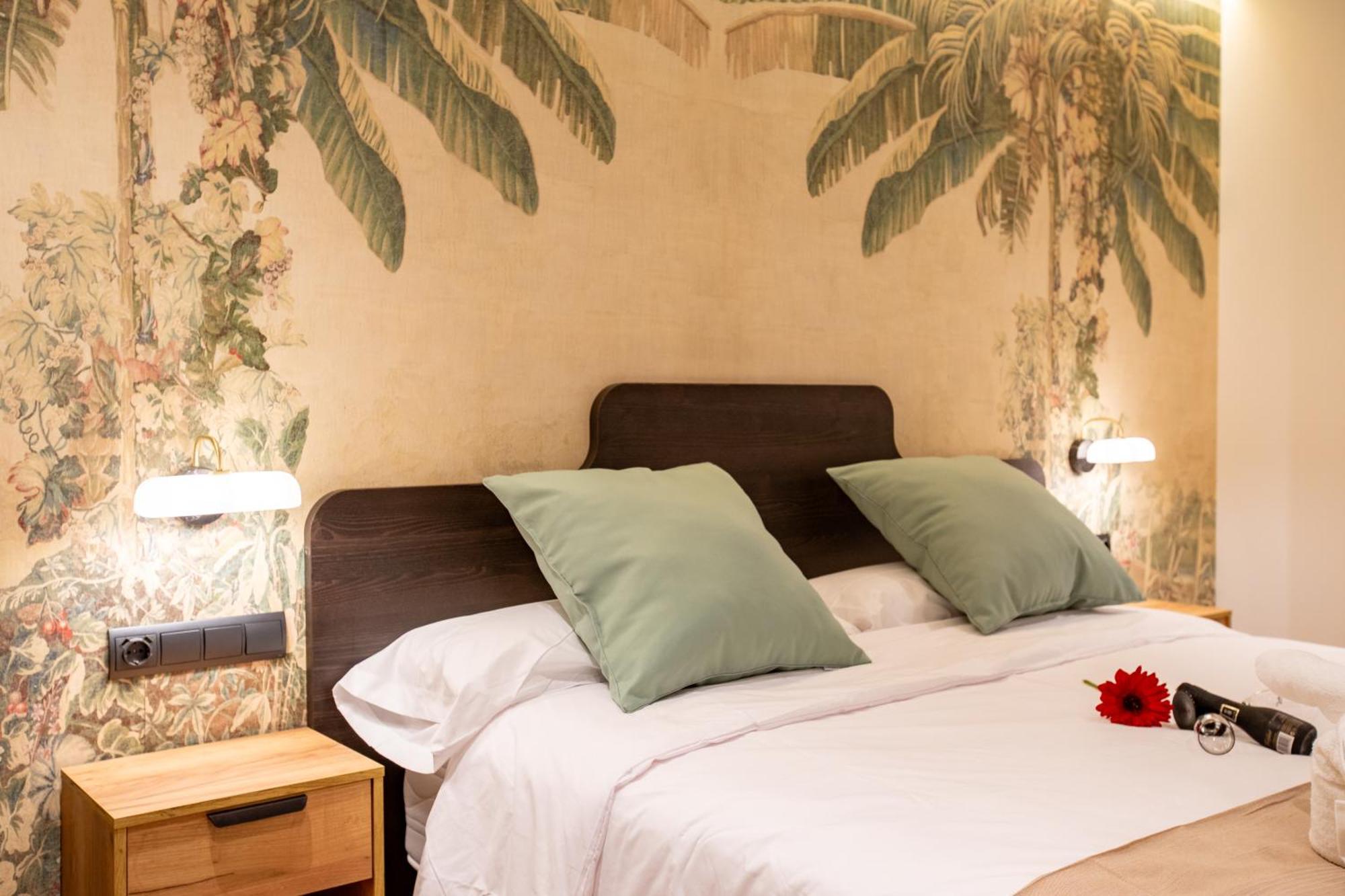 Boutique Rooms Playa Burriana Nerja Kültér fotó