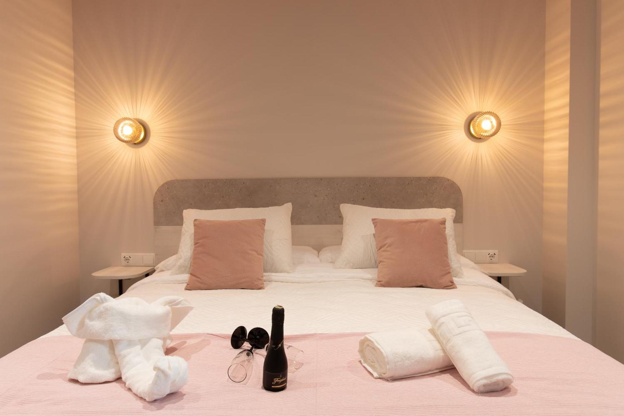 Boutique Rooms Playa Burriana Nerja Kültér fotó