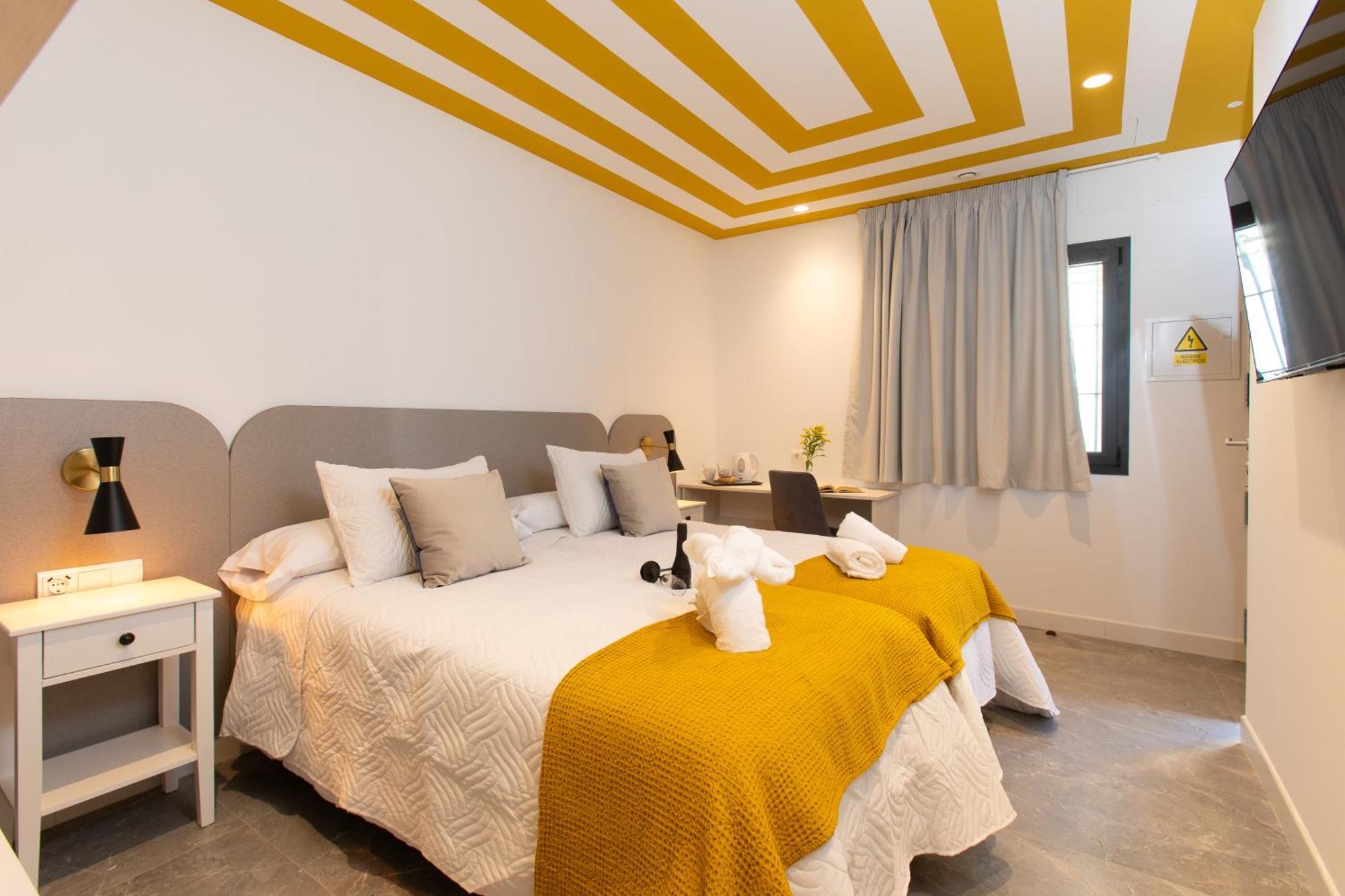 Boutique Rooms Playa Burriana Nerja Kültér fotó