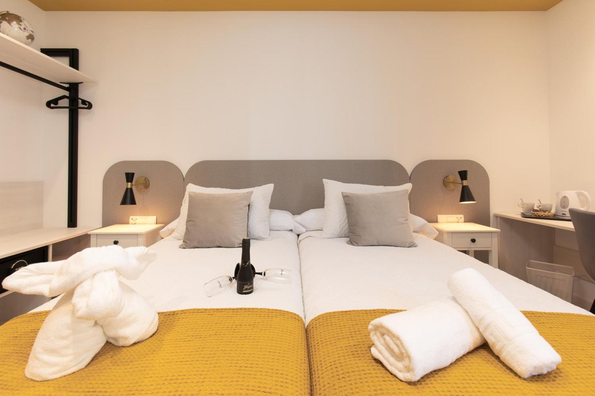 Boutique Rooms Playa Burriana Nerja Kültér fotó