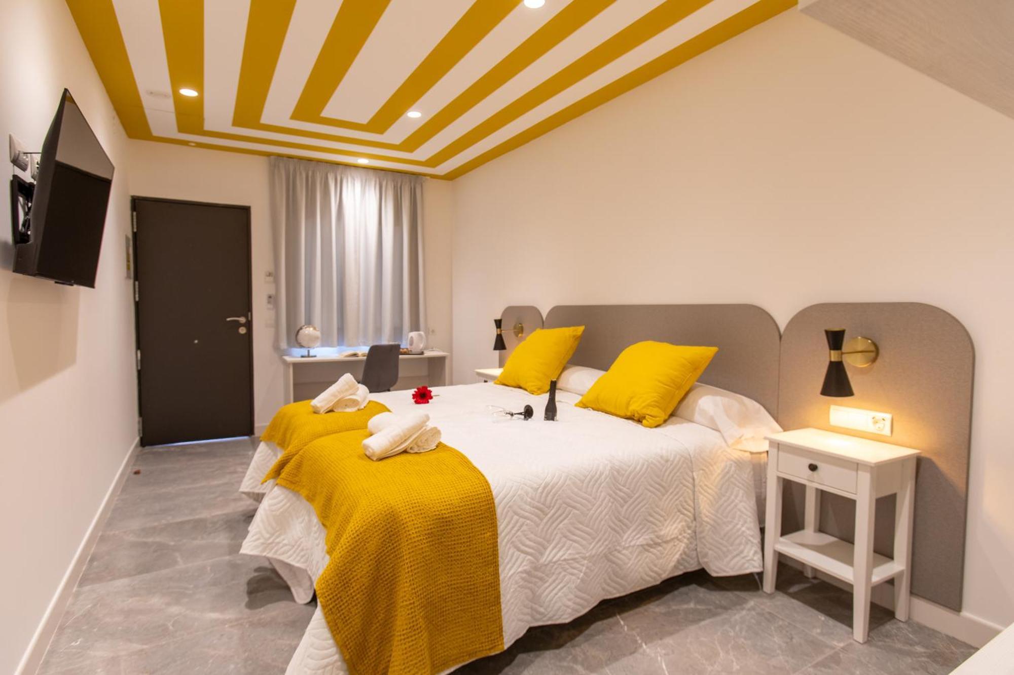 Boutique Rooms Playa Burriana Nerja Kültér fotó