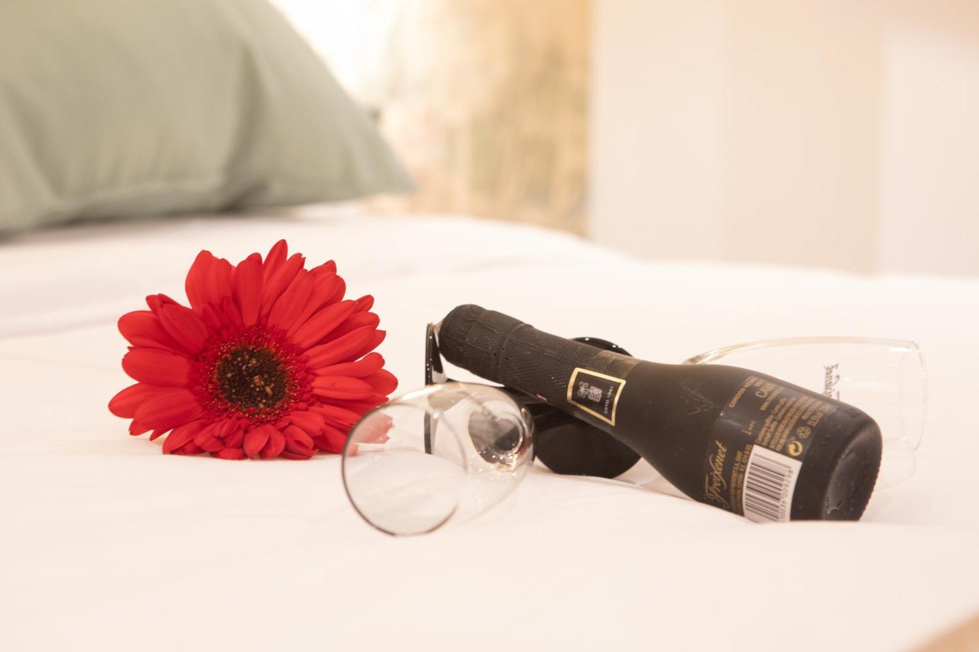 Boutique Rooms Playa Burriana Nerja Kültér fotó