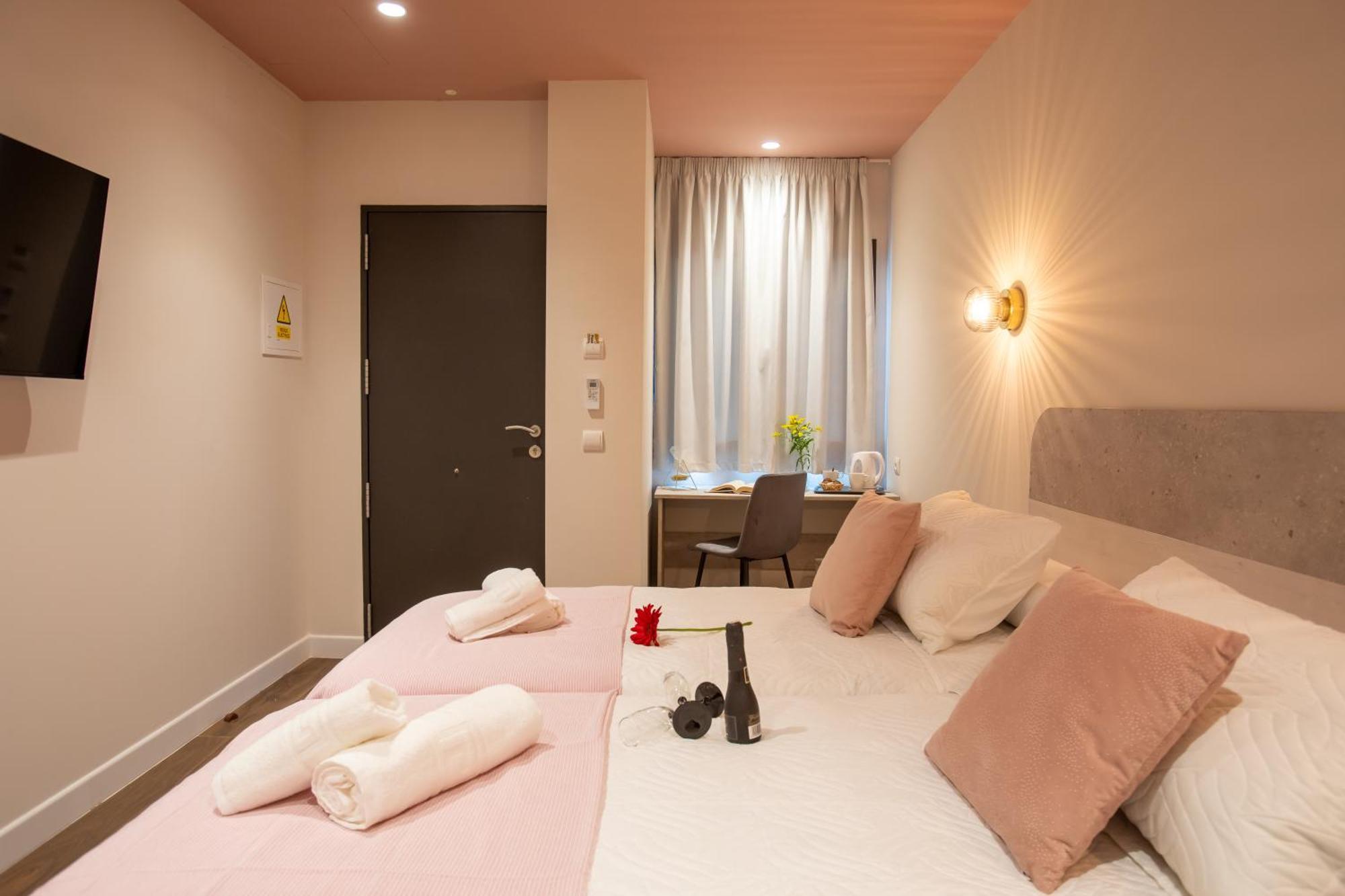 Boutique Rooms Playa Burriana Nerja Kültér fotó