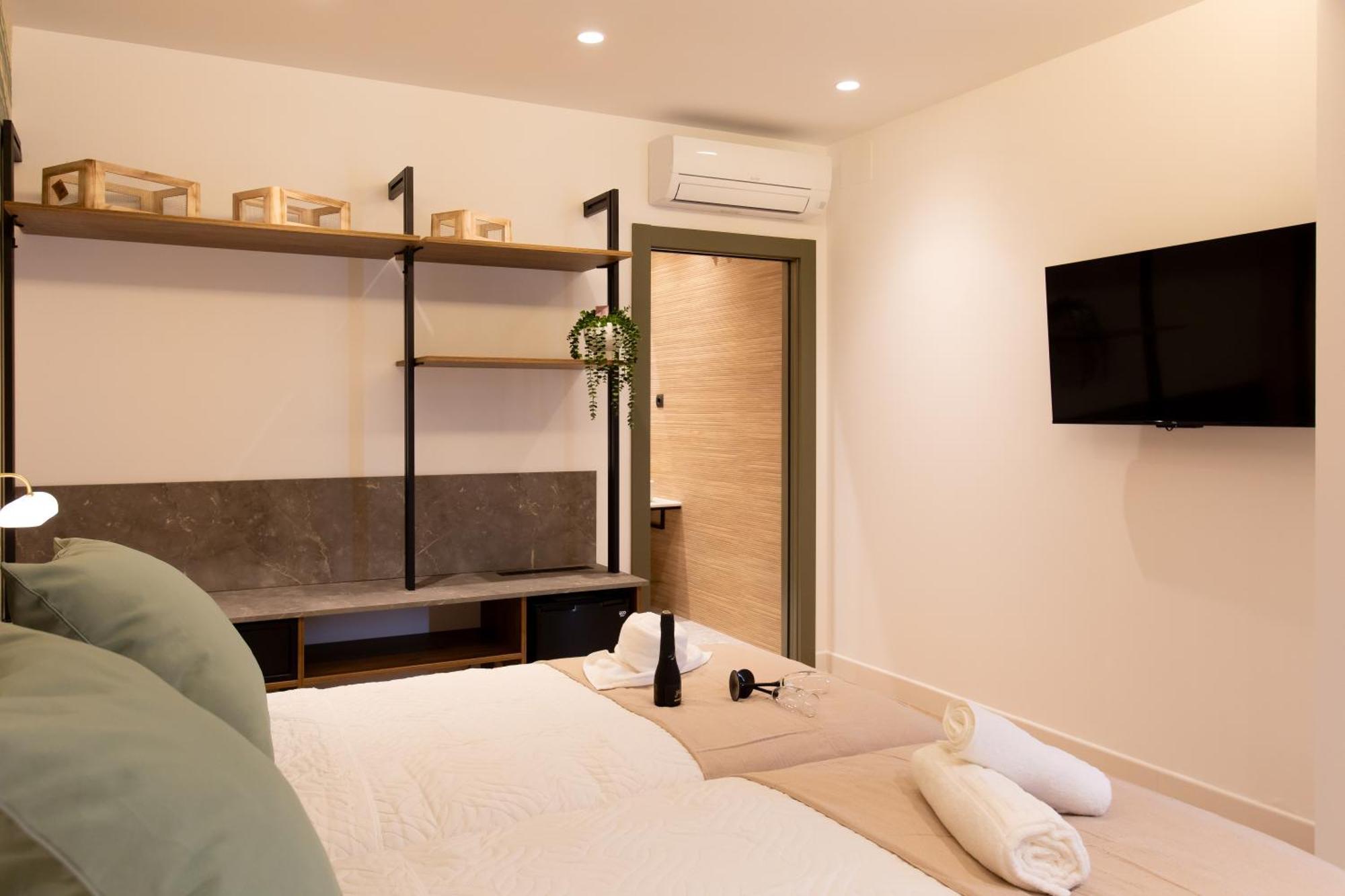 Boutique Rooms Playa Burriana Nerja Kültér fotó