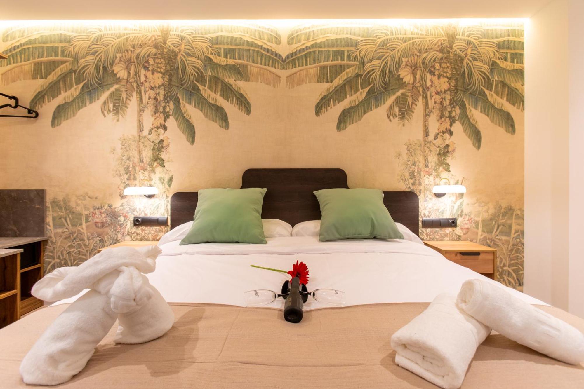 Boutique Rooms Playa Burriana Nerja Kültér fotó